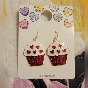 NWT Valentine Cupcake Dangling Earrings